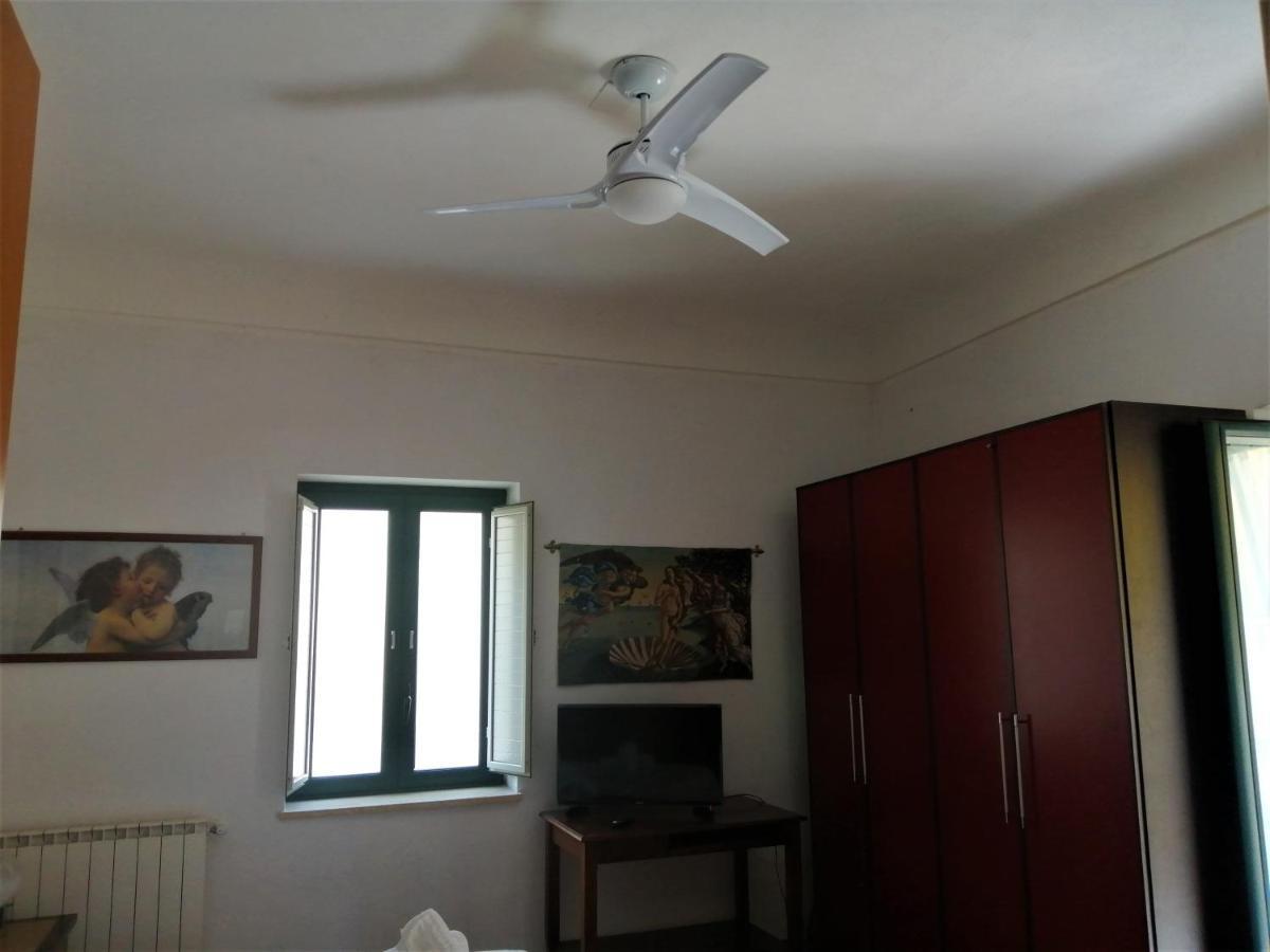 Casa Vacanze, In Centro Citta 卡尔塔尼塞塔 外观 照片