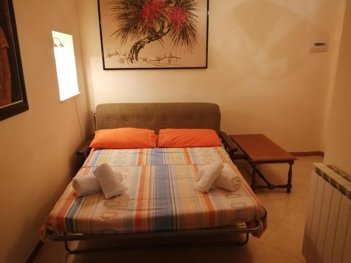 Casa Vacanze, In Centro Citta 卡尔塔尼塞塔 外观 照片