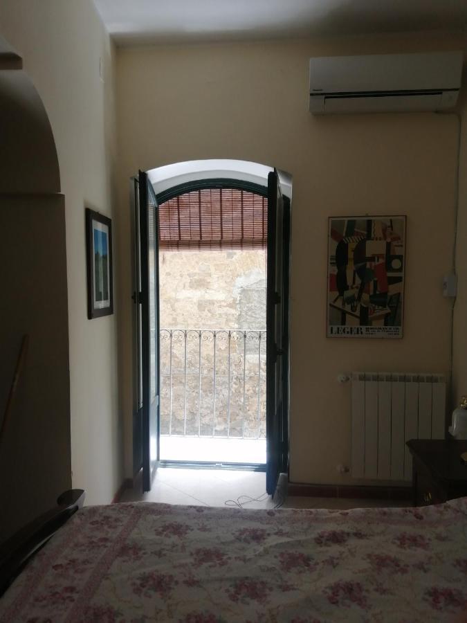 Casa Vacanze, In Centro Citta 卡尔塔尼塞塔 外观 照片