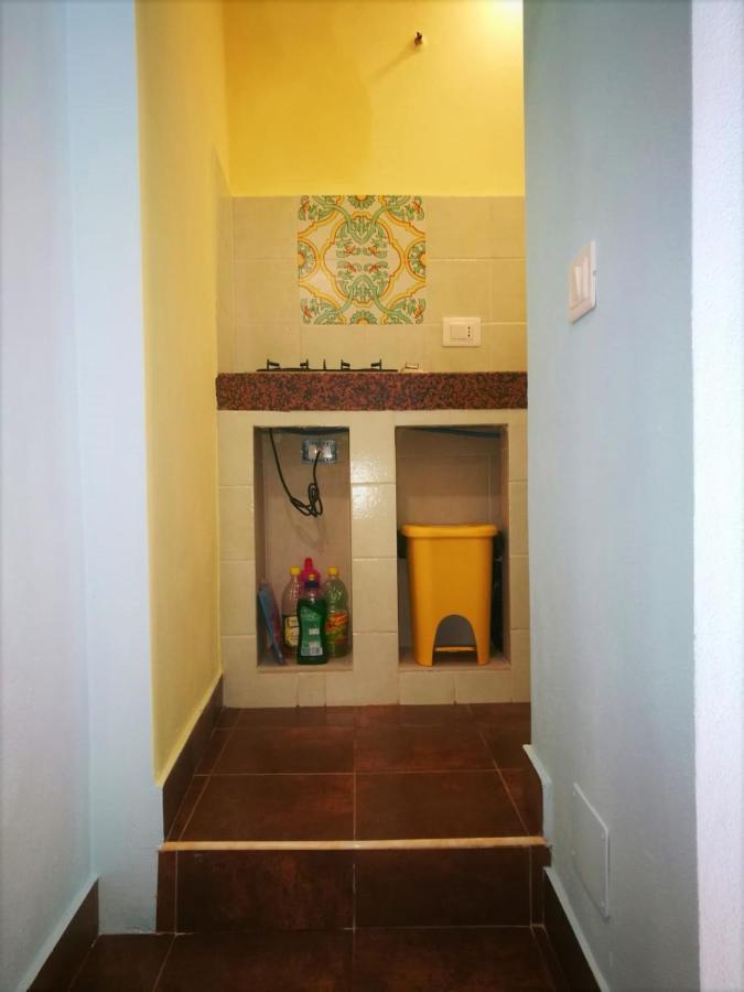 Casa Vacanze, In Centro Citta 卡尔塔尼塞塔 外观 照片