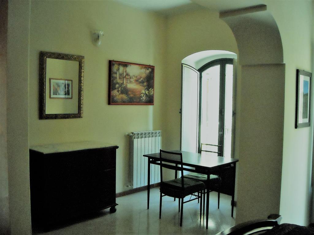 Casa Vacanze, In Centro Citta 卡尔塔尼塞塔 外观 照片