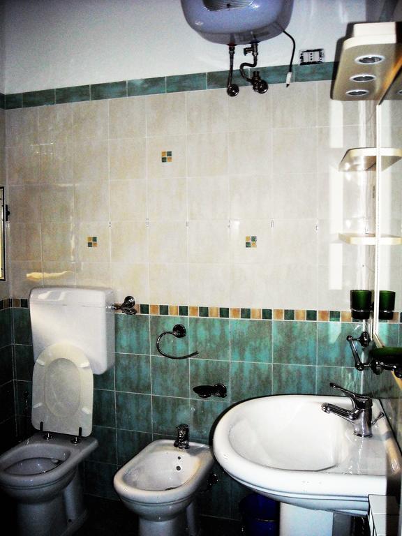 Casa Vacanze, In Centro Citta 卡尔塔尼塞塔 外观 照片