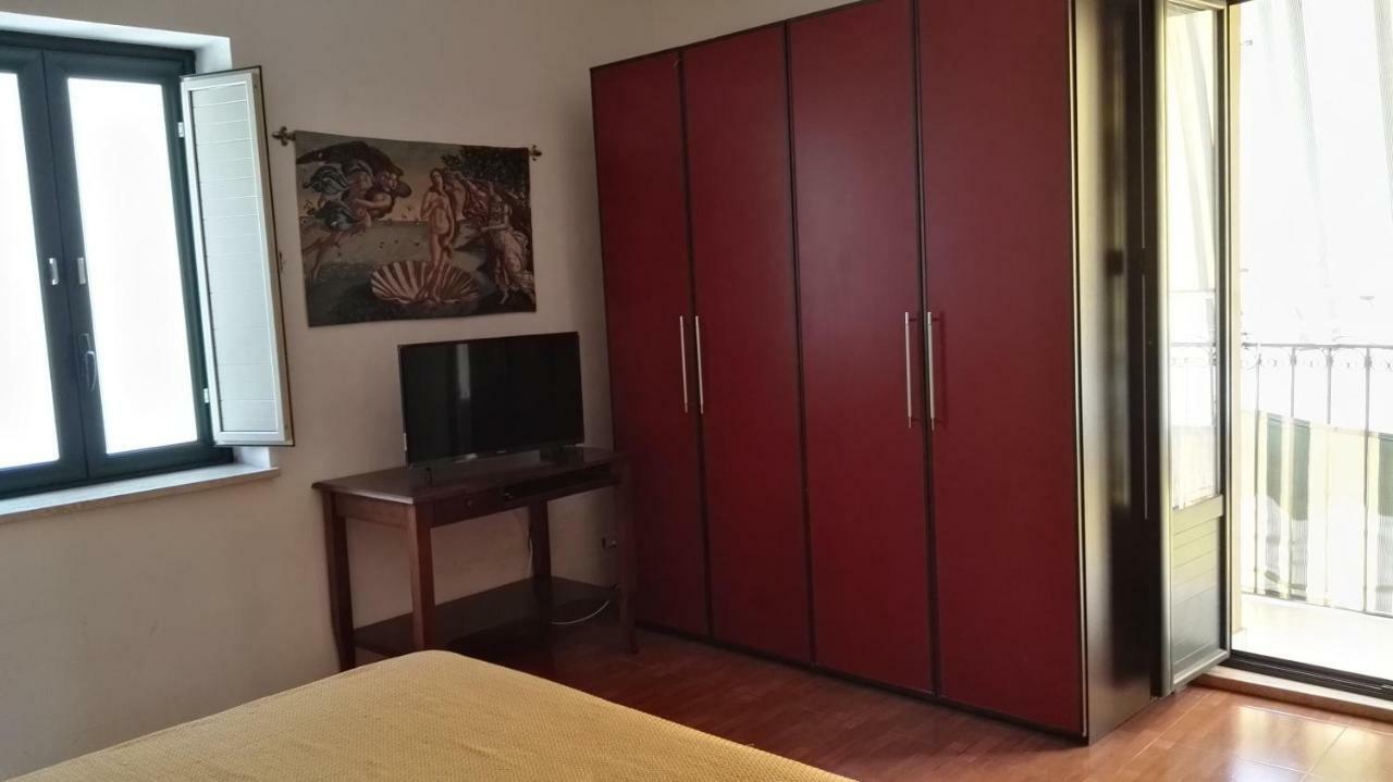 Casa Vacanze, In Centro Citta 卡尔塔尼塞塔 外观 照片